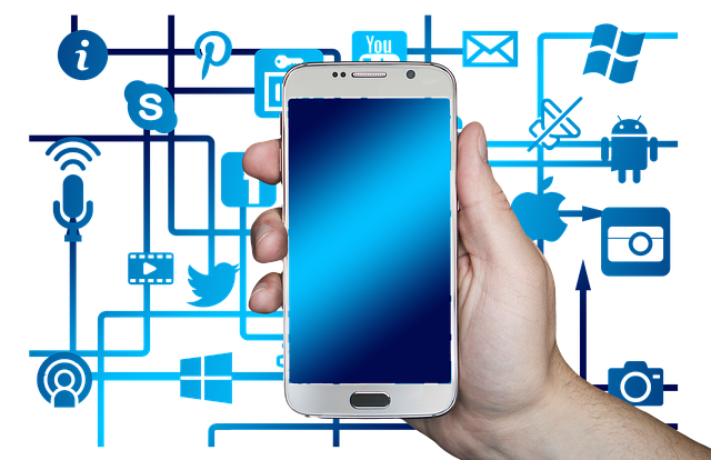 smartfon social media